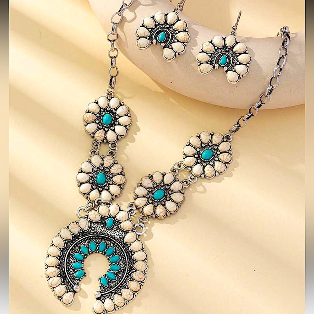 Boho Squash Blossom Turquoise Necklace, Navajo Necklace ,Squash Vintage - Picture 2 of 3